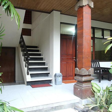 Kuta Dormitory At Simpang Inn Экстерьер фото