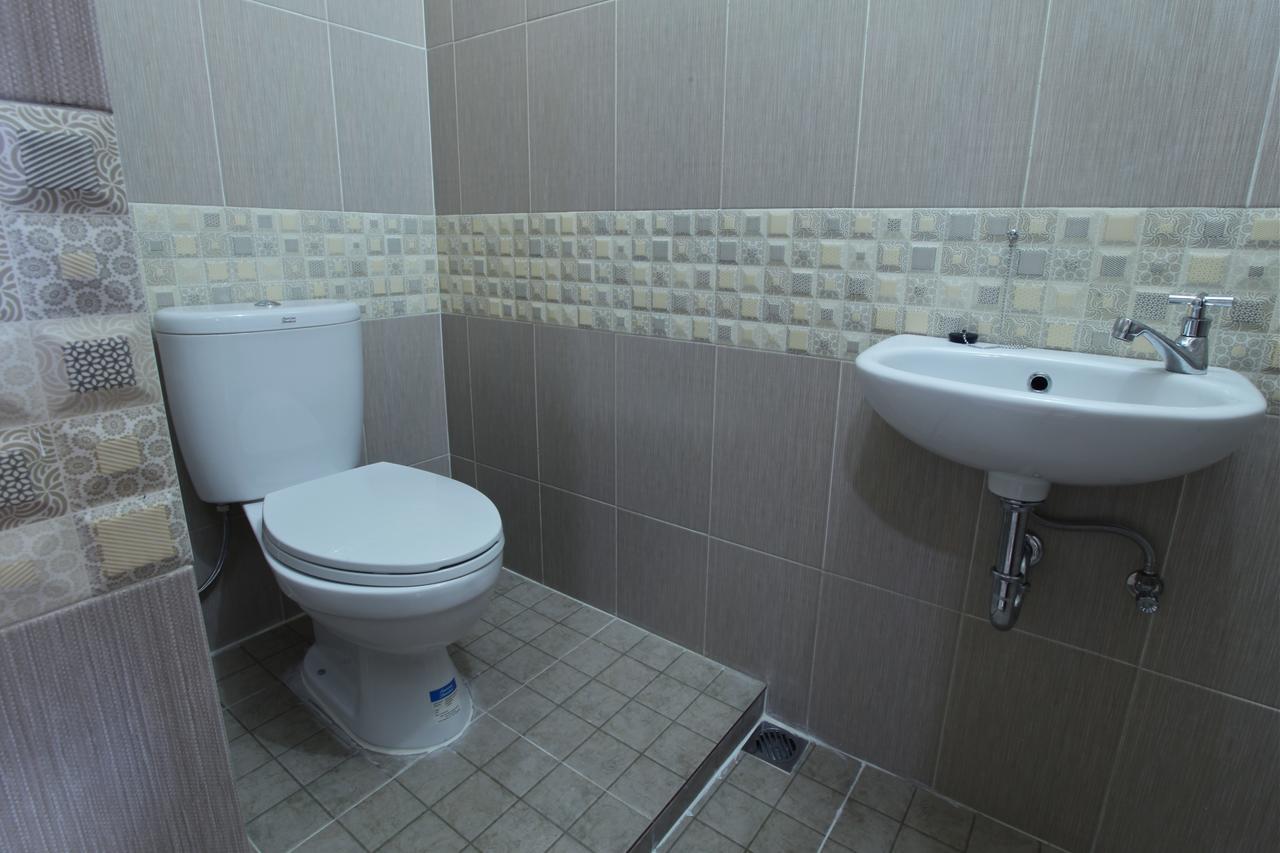 Kuta Dormitory At Simpang Inn Экстерьер фото