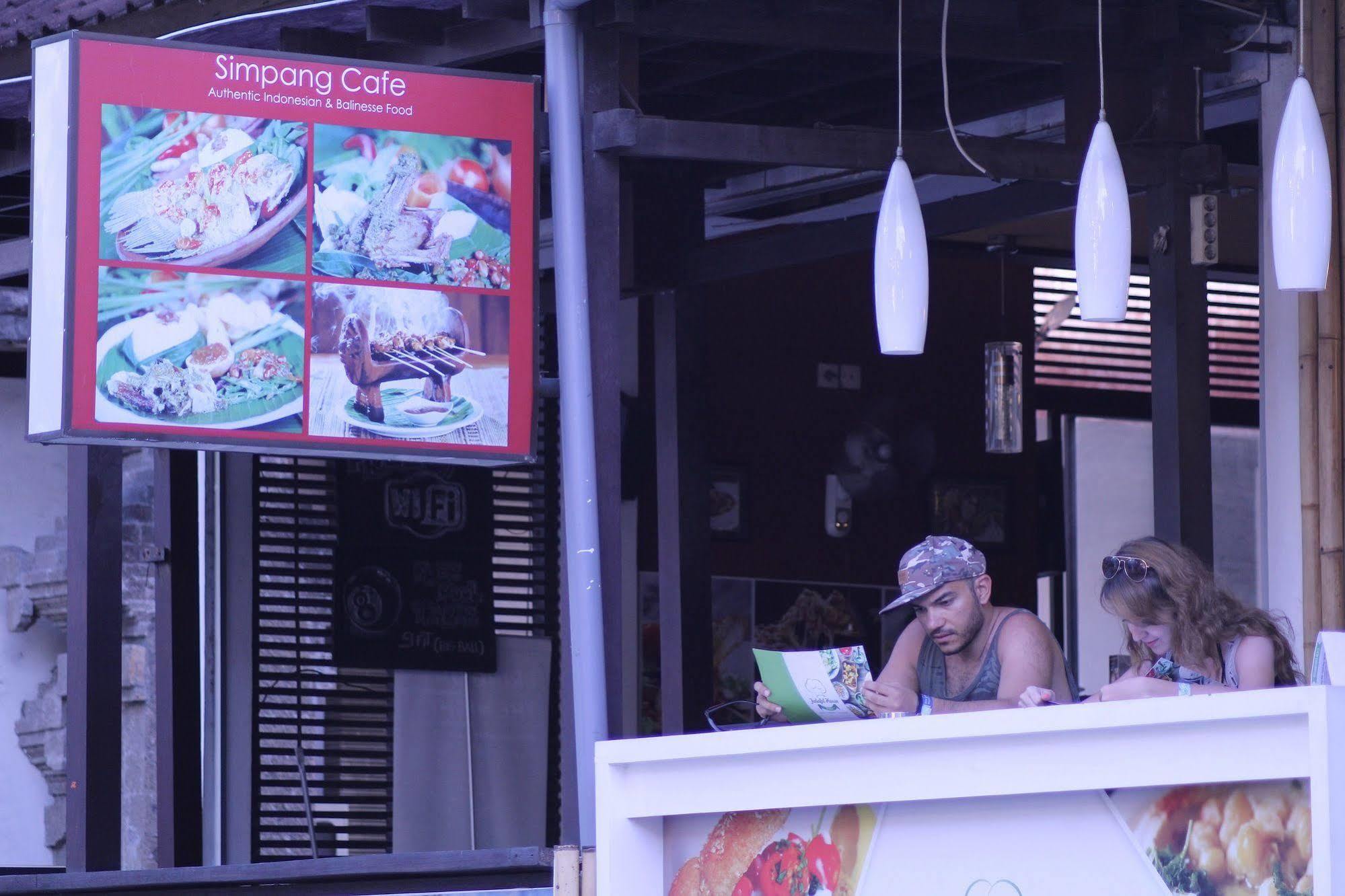 Kuta Dormitory At Simpang Inn Экстерьер фото