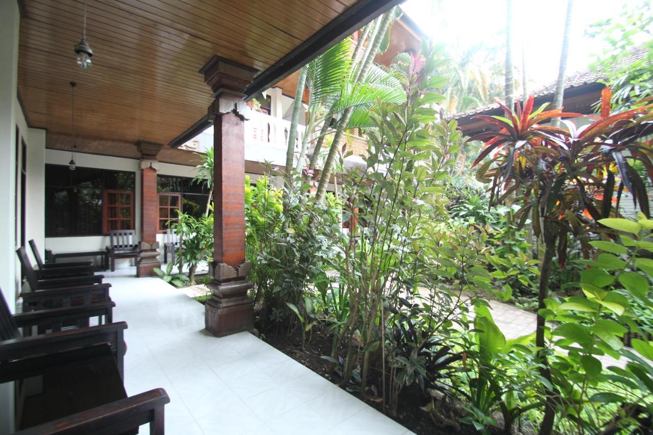 Kuta Dormitory At Simpang Inn Экстерьер фото